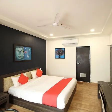 Hotel Oyo Flagship 41002 Vijay Palace Sws Amer