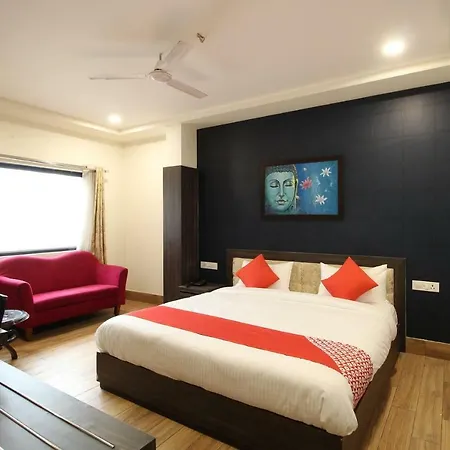 Hotel Oyo Flagship 41002 Vijay Palace Sws 3*