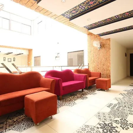 Oyo Flagship 41002 Vijay Palace Sws Hotel
