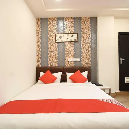 Oyo Flagship 41002 Vijay Palace Sws Hotel